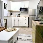 Cozy Bright Studio