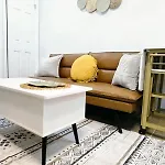Cozy Bright Studio